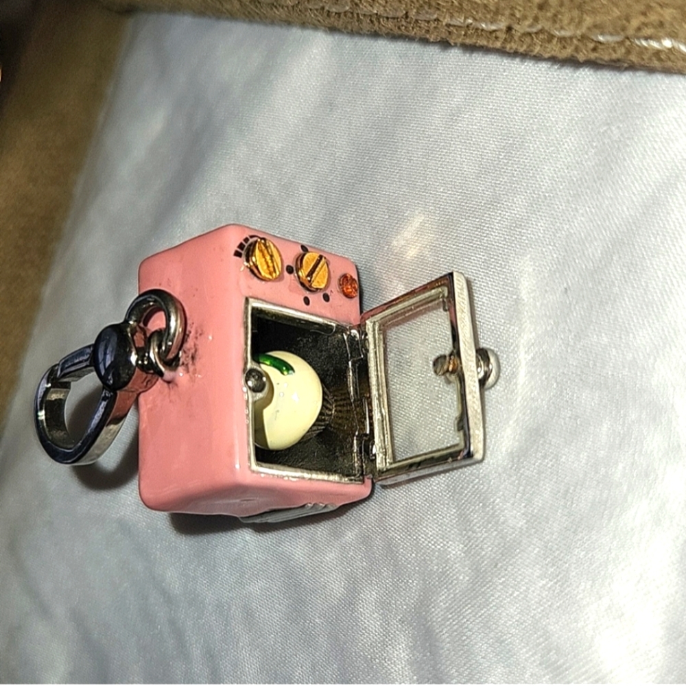 Juicy Couture Oven cupcake bakery charm stove opens & closes